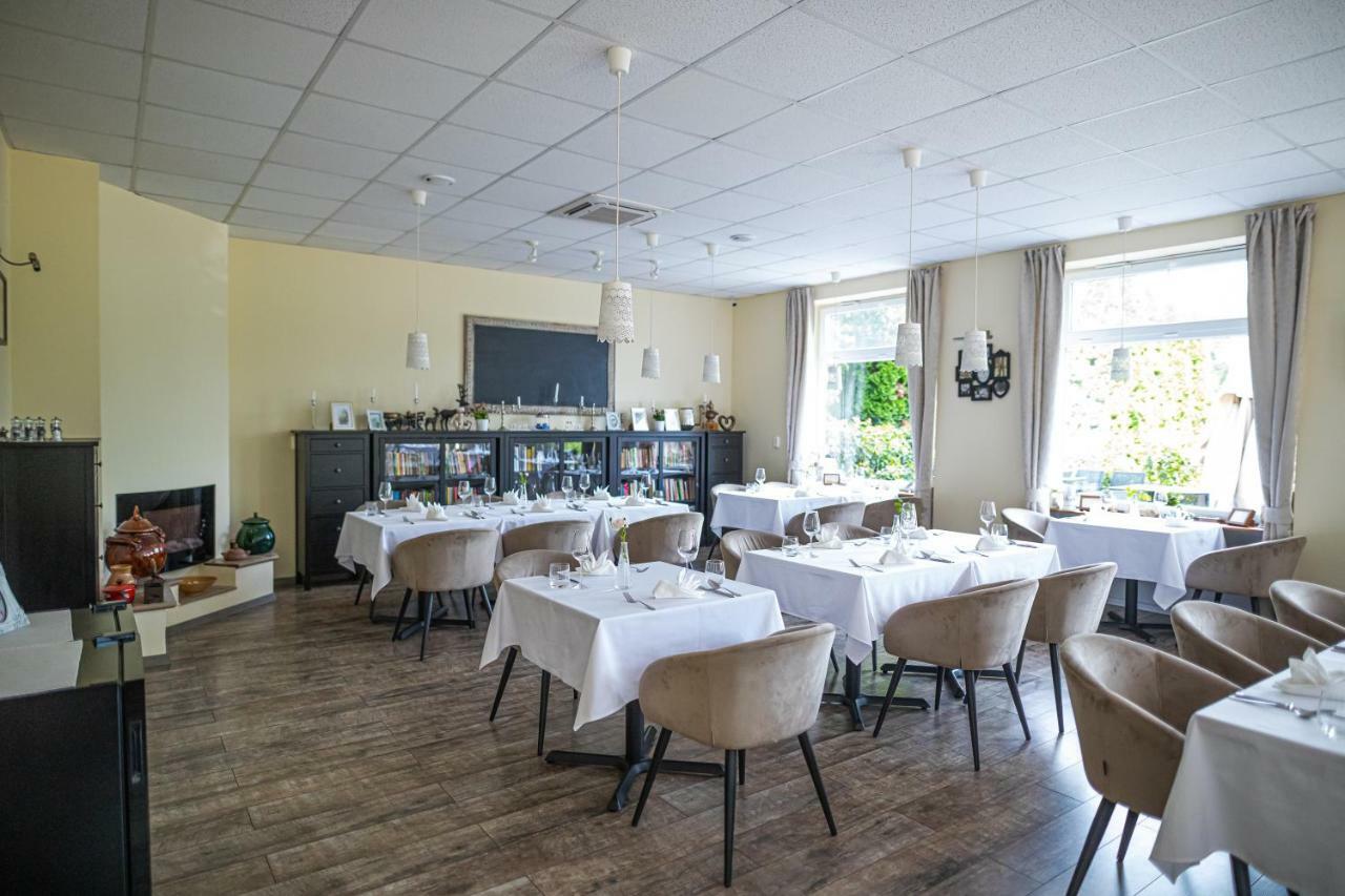 Bonne Chance Restaurant And Hotel Bazakerettye Екстер'єр фото