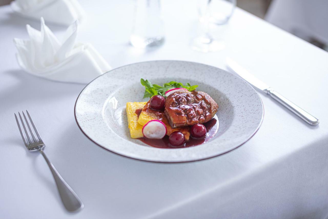 Bonne Chance Restaurant And Hotel Bazakerettye Екстер'єр фото