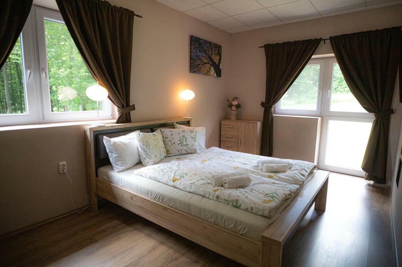 Bonne Chance Restaurant And Hotel Bazakerettye Екстер'єр фото